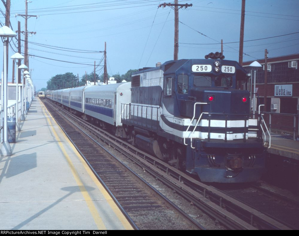 LI 250 brings up the rear of a PJ or KO train